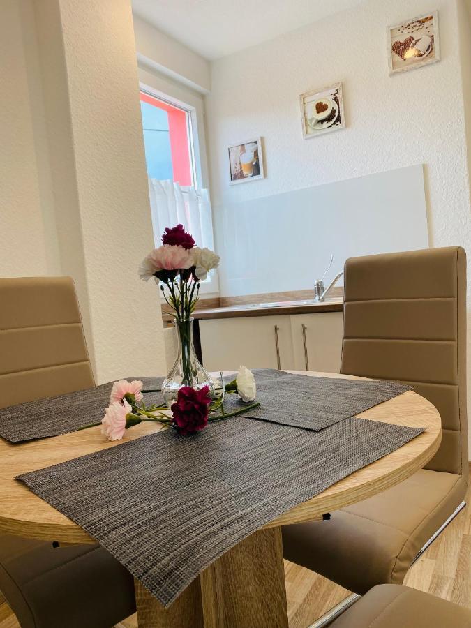T&T Ferienwohnung Rheinbrohl Bagian luar foto