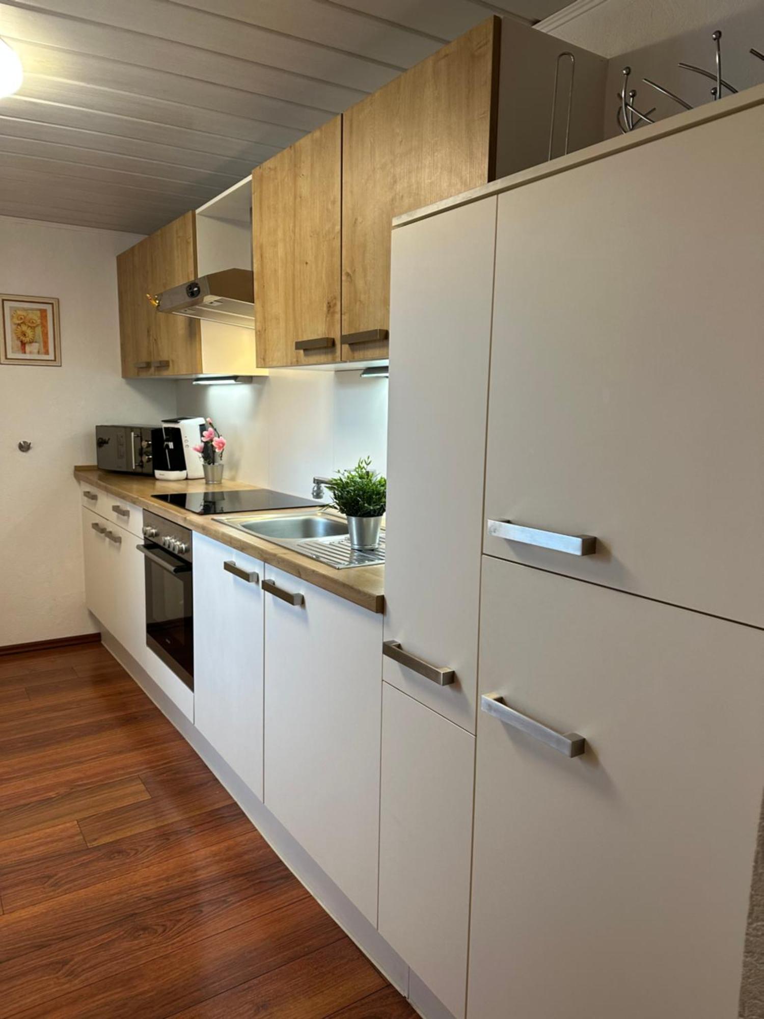 T&T Ferienwohnung Rheinbrohl Bagian luar foto